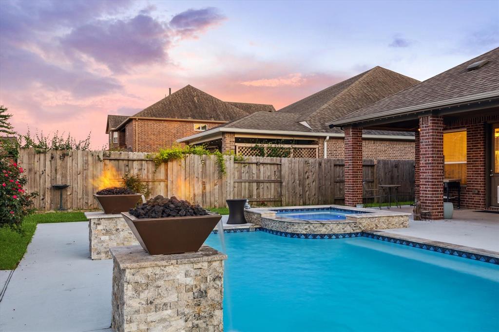 Lago Canyon Ct, Houston, TX 77089