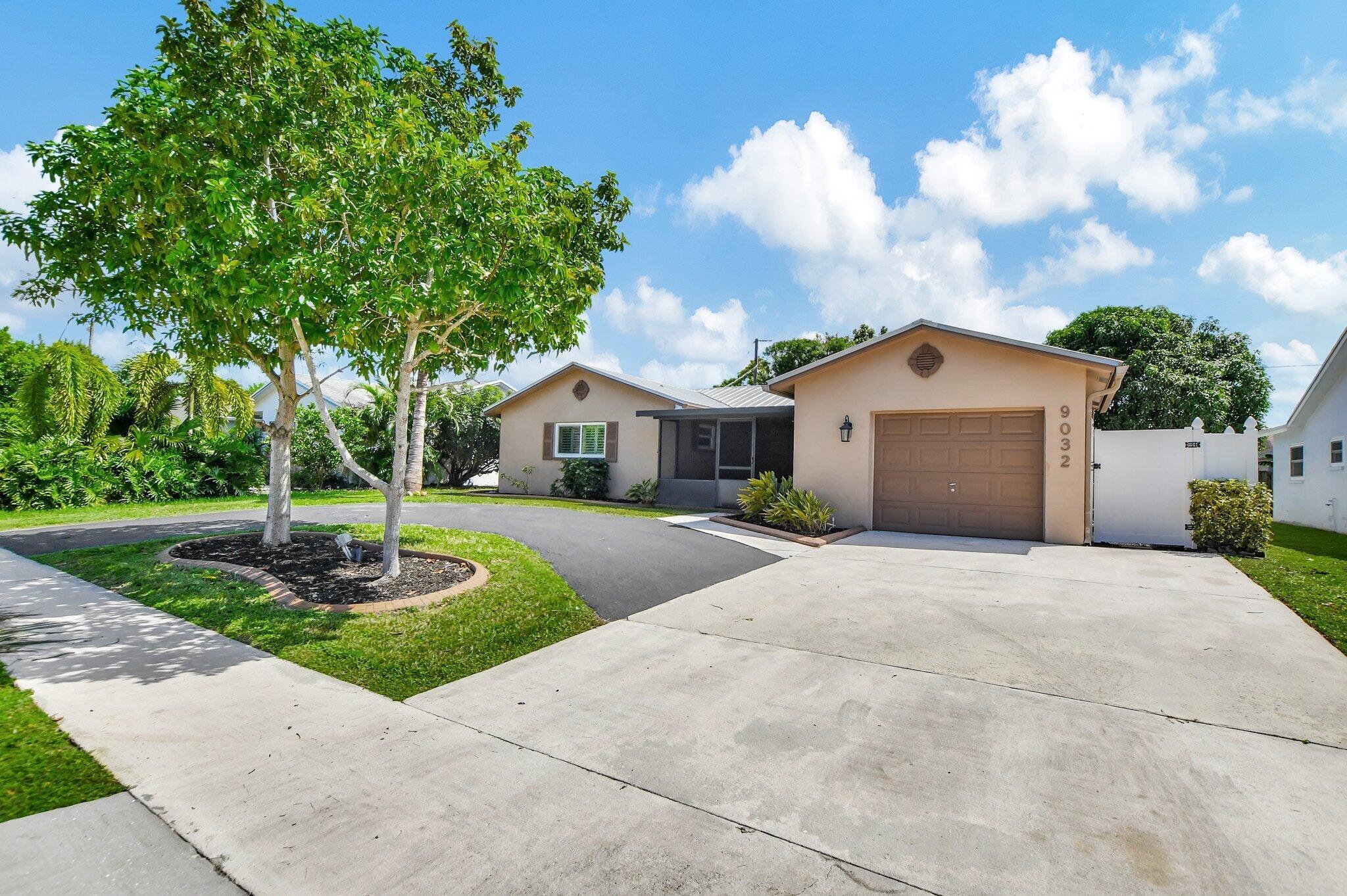 1st St, Boca Raton, FL 33428