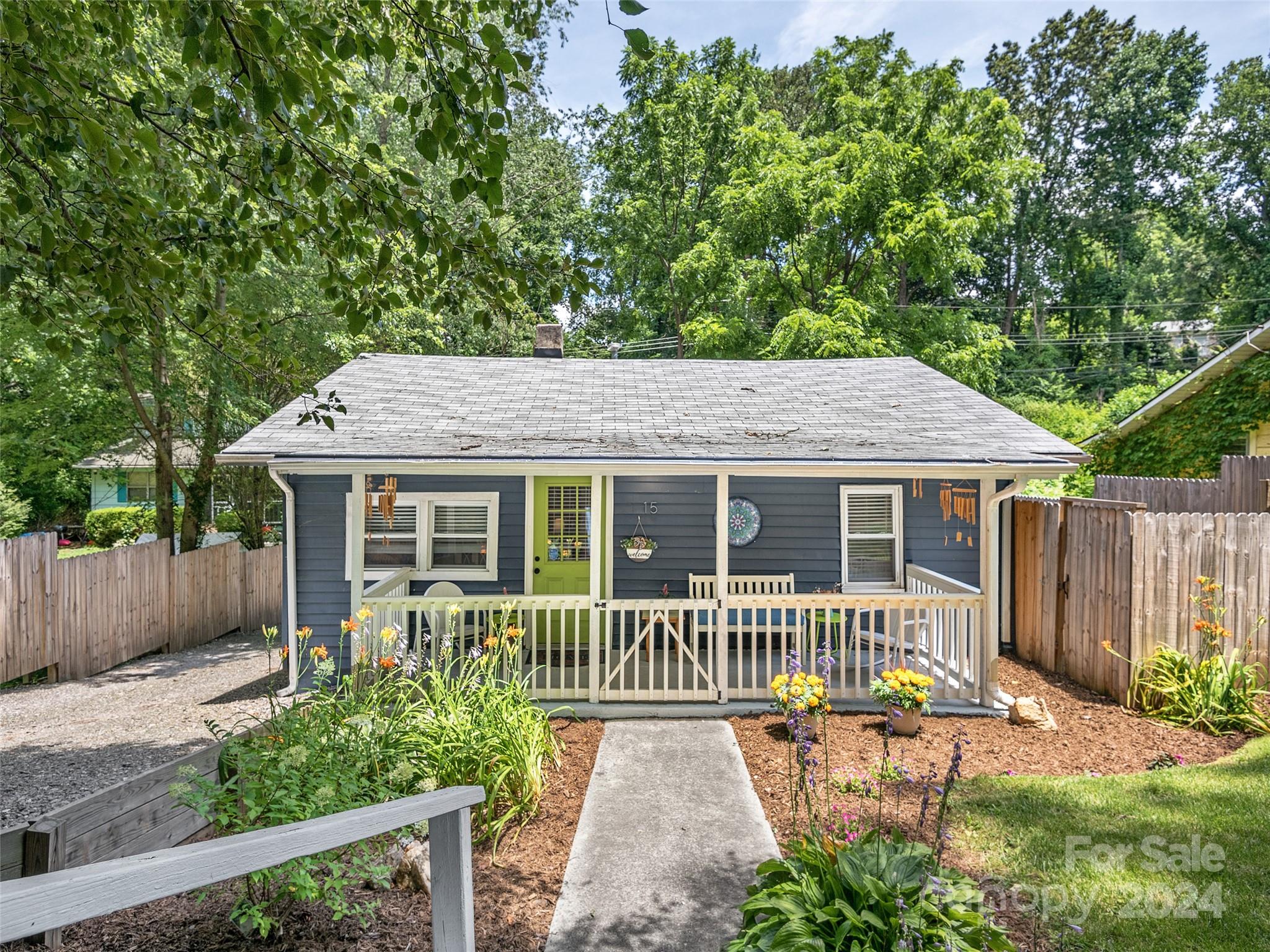 Stoner Rd, Asheville, NC 28803