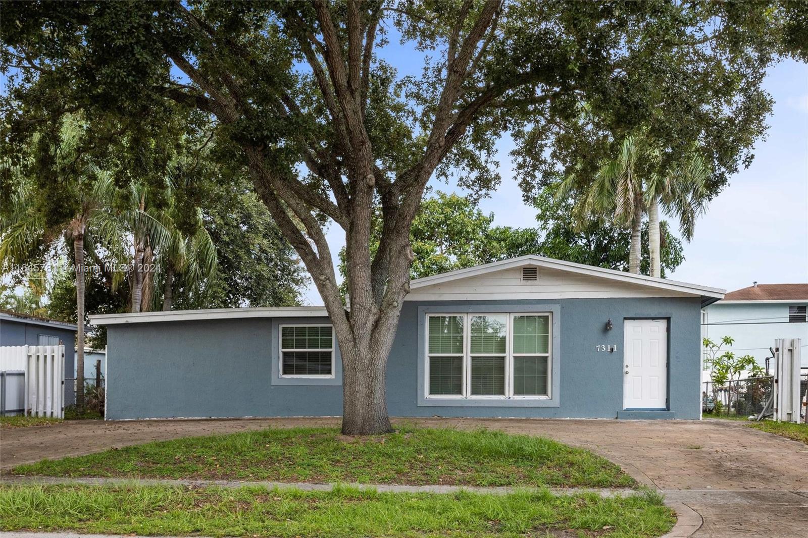 Hayes St, Hollywood, FL 33024