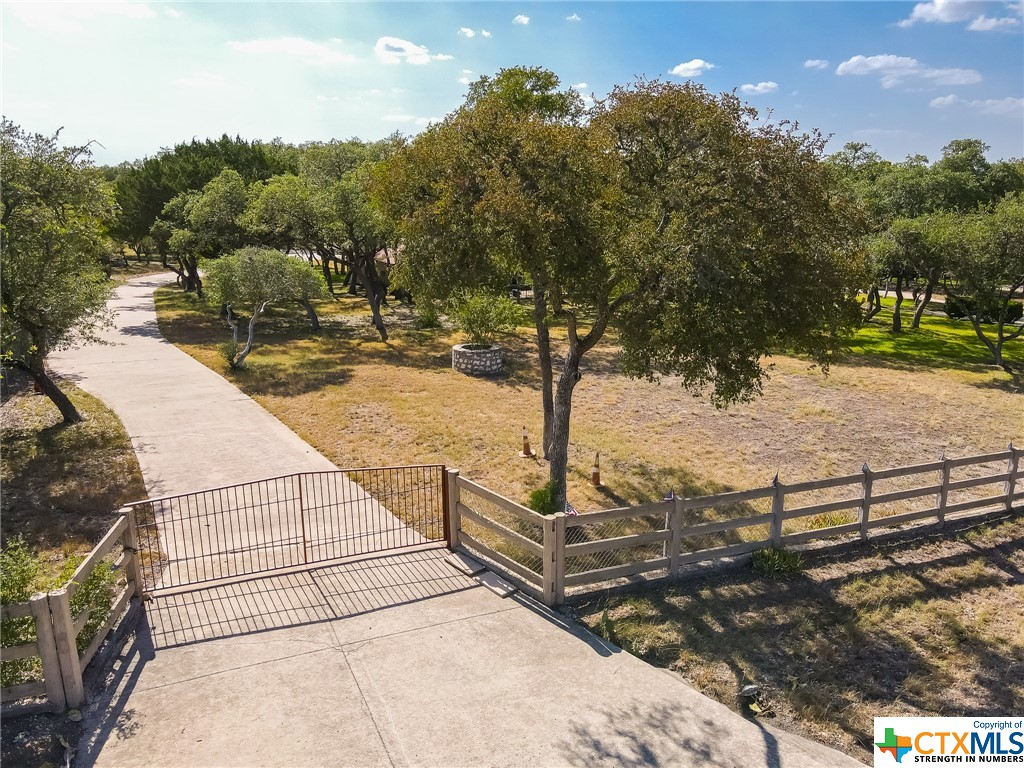 Rolling Oaks Ln, San Antonio, TX 78253