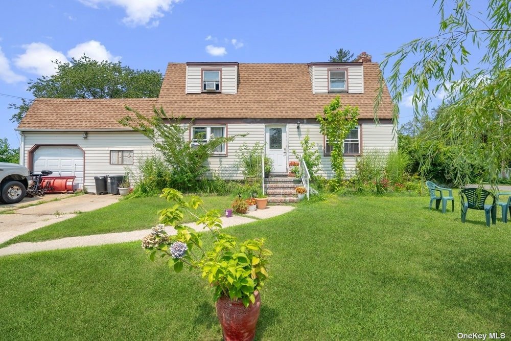 Garden City Ave, Wyandanch, NY 11798