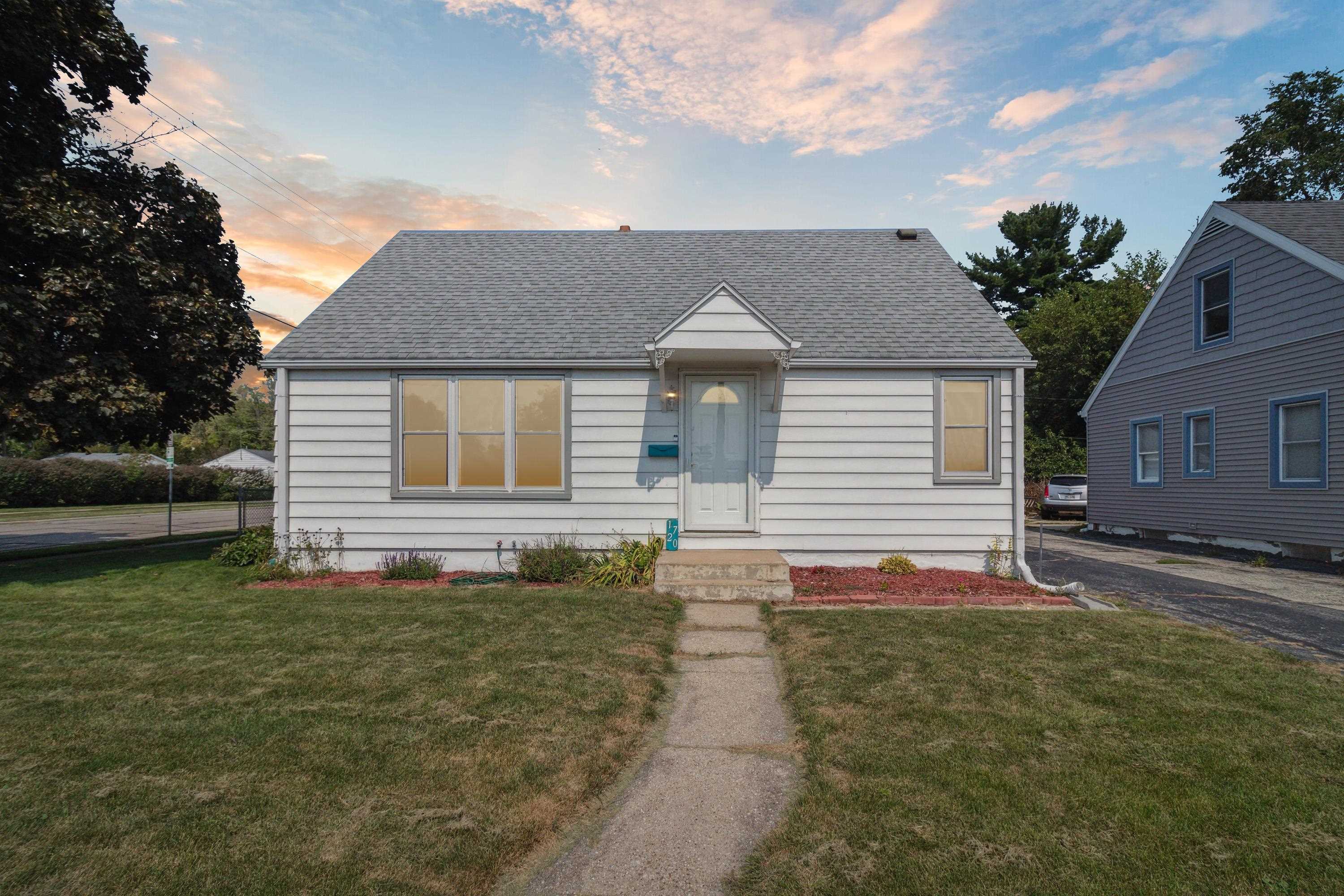 Memorial Dr, Janesville, WI 53548