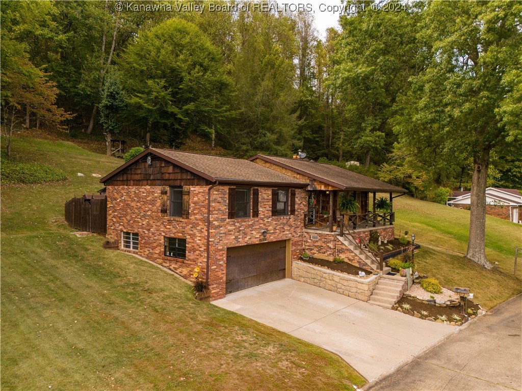 Kanawha Farm Cir, Charleston, WV 25312