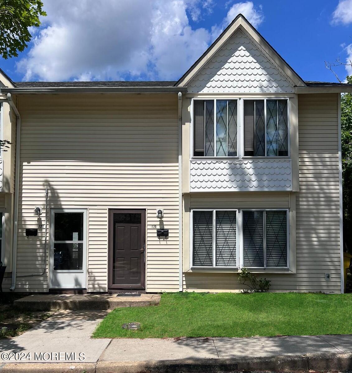 Williamsburg Ln, Lakewood, NJ 08701