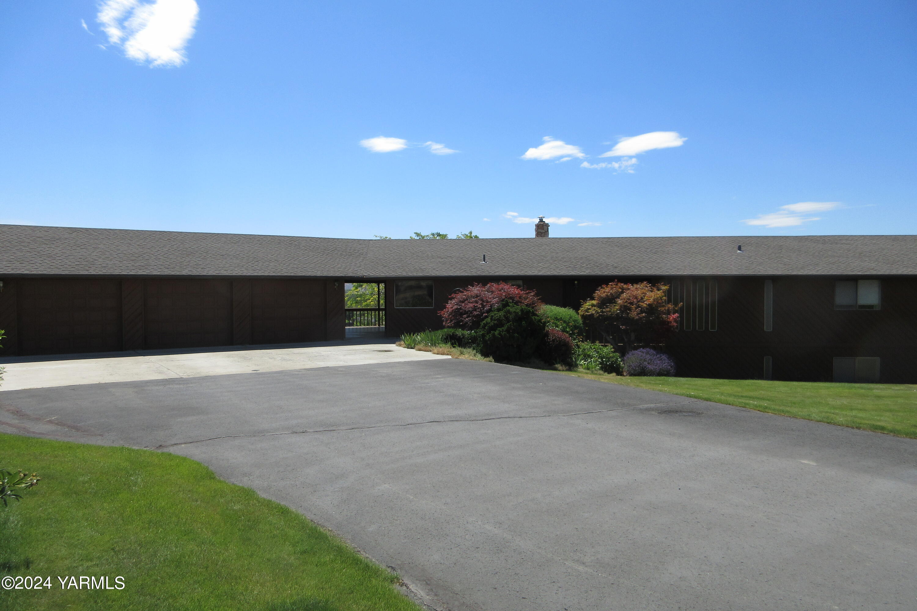 Fisk Rd, Yakima, WA 98908