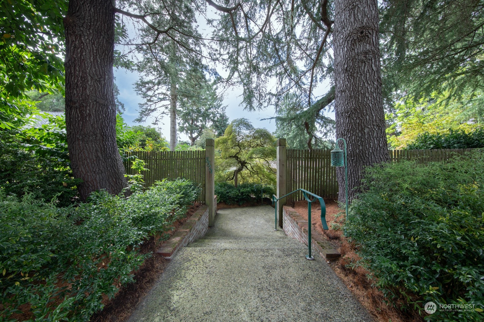 Windermere Rd, Seattle, WA 98105