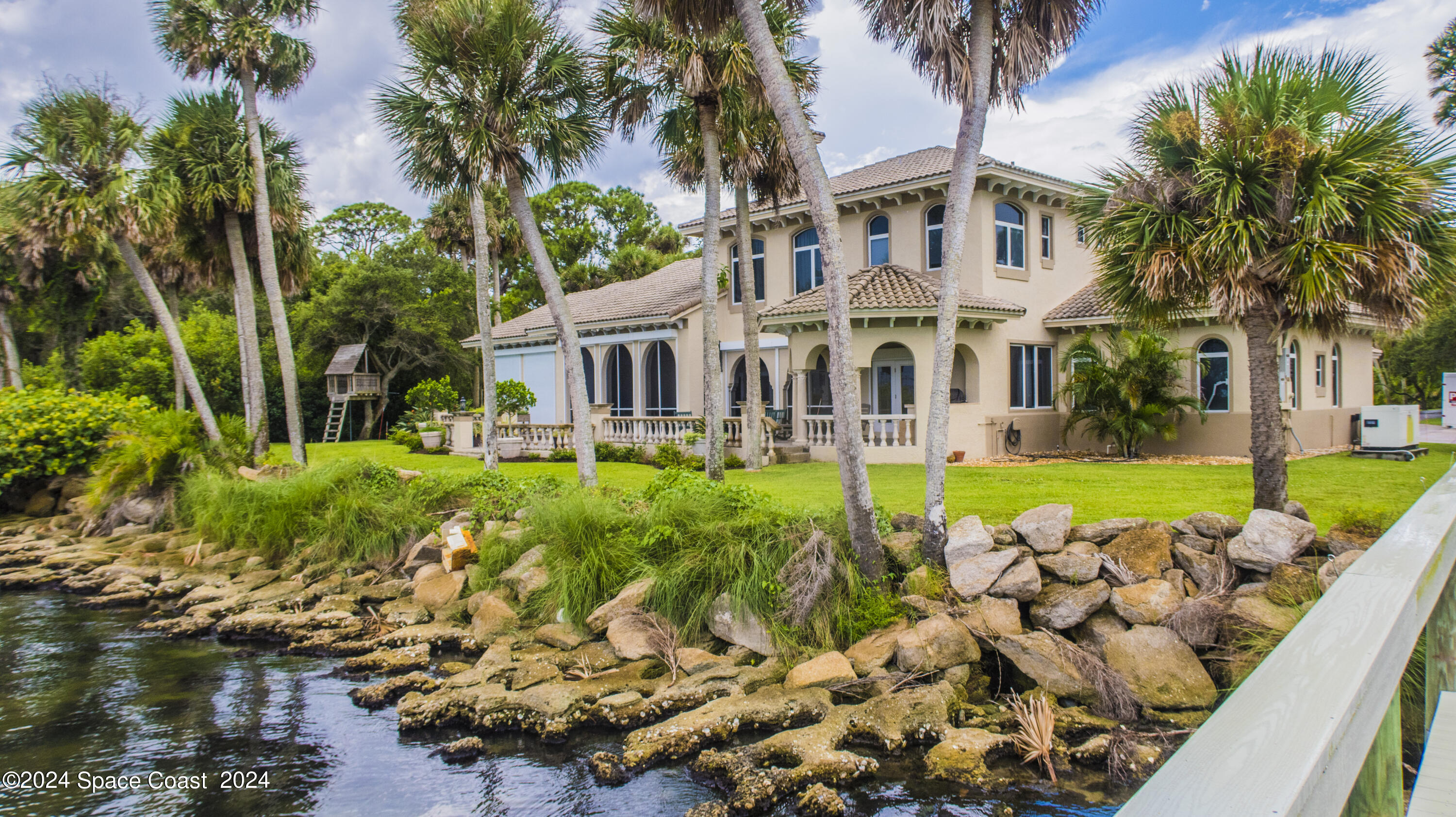 Pineapple Ave, Melbourne, FL 32935