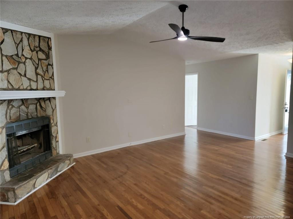 Pepperbush Dr, Fayetteville, NC 28304