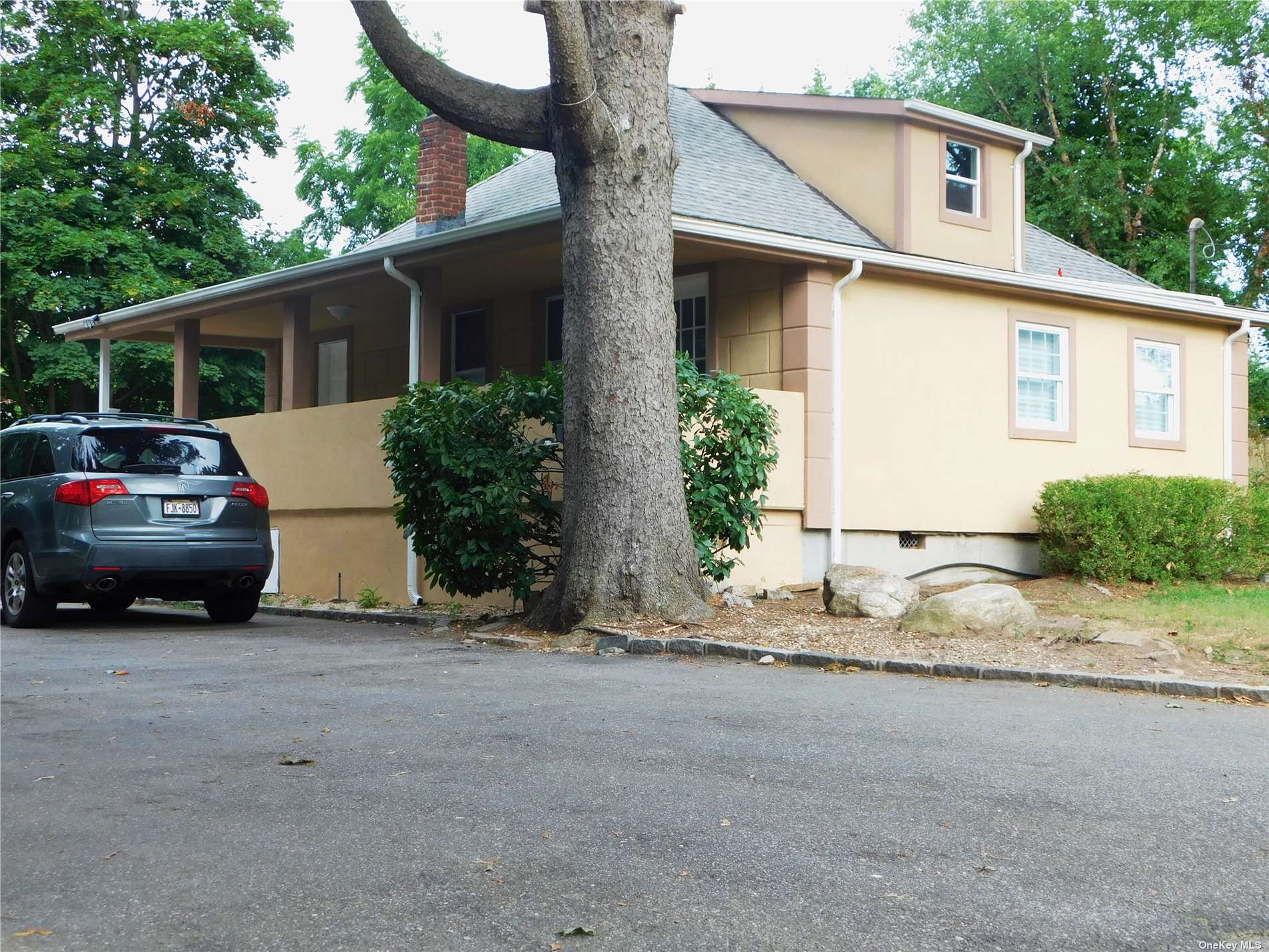 24th St, Wyandanch, NY 11798