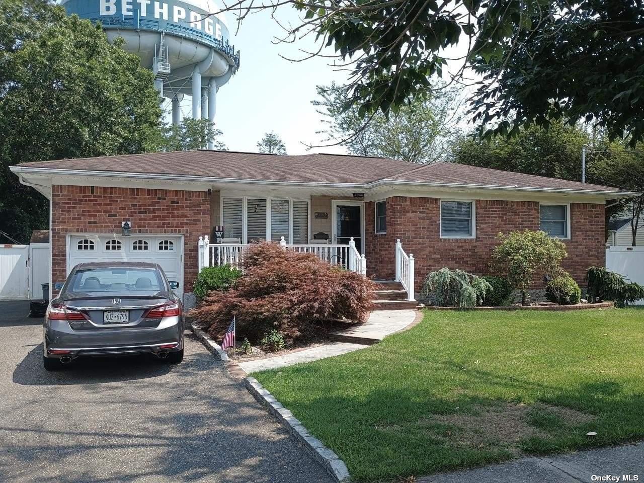 Spruce Ave, Bethpage, NY 11714