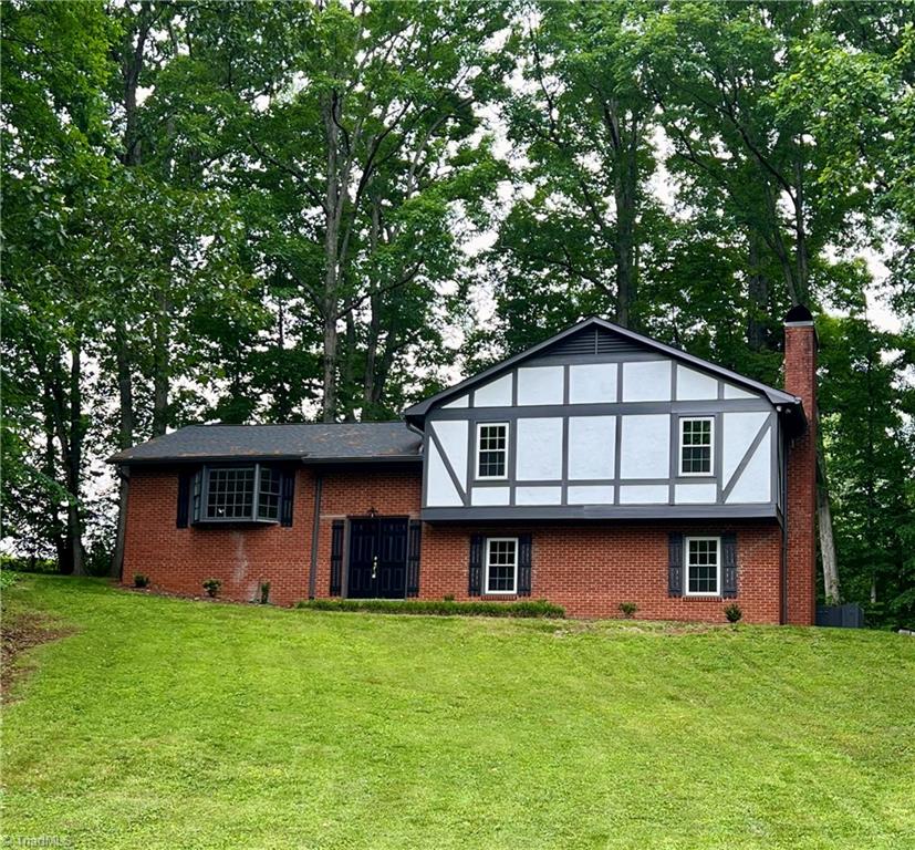 Foxhunter Ct, Winston Salem, NC 27106