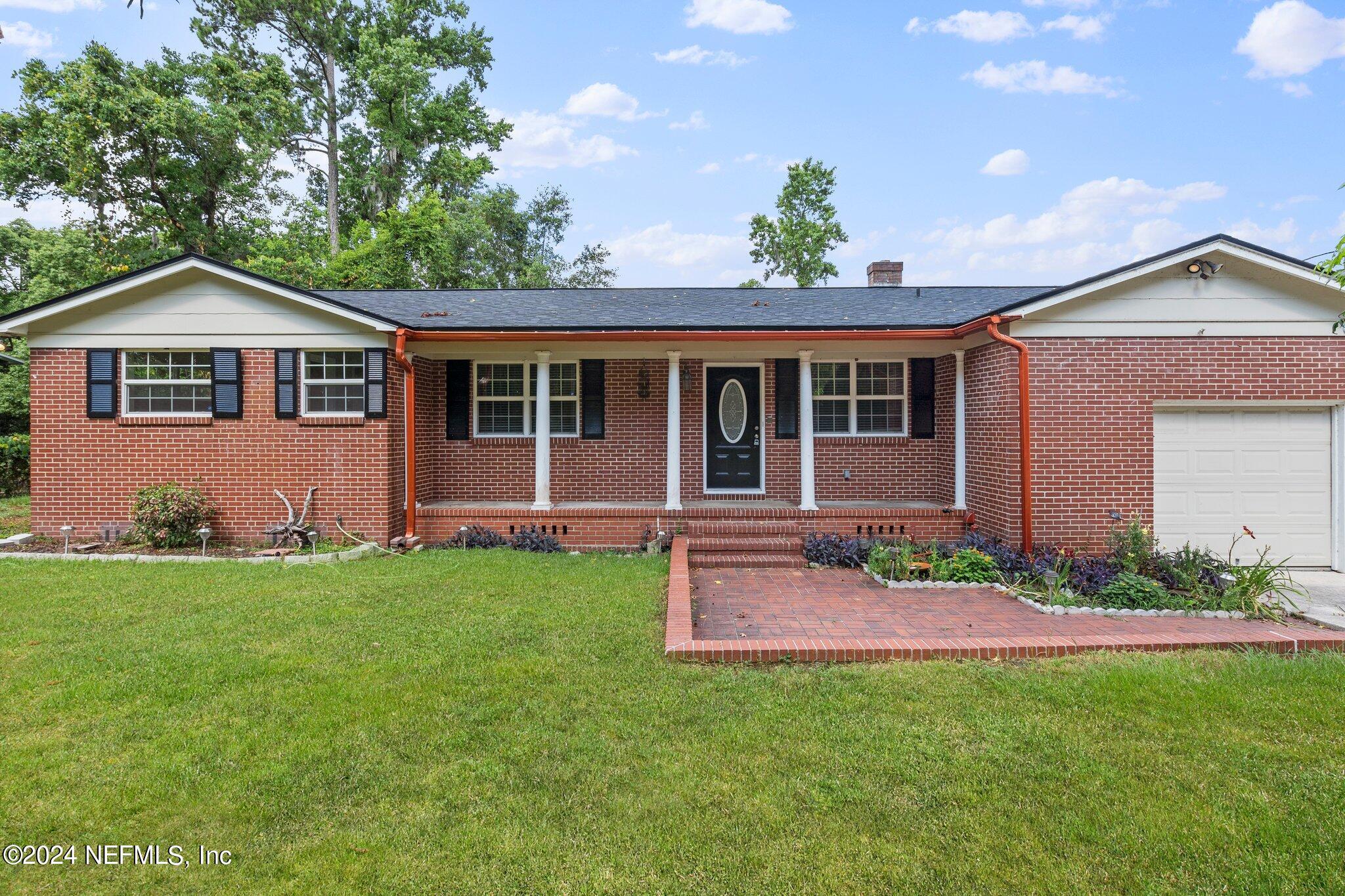 Hyde Park Cir, Jacksonville, FL 32210