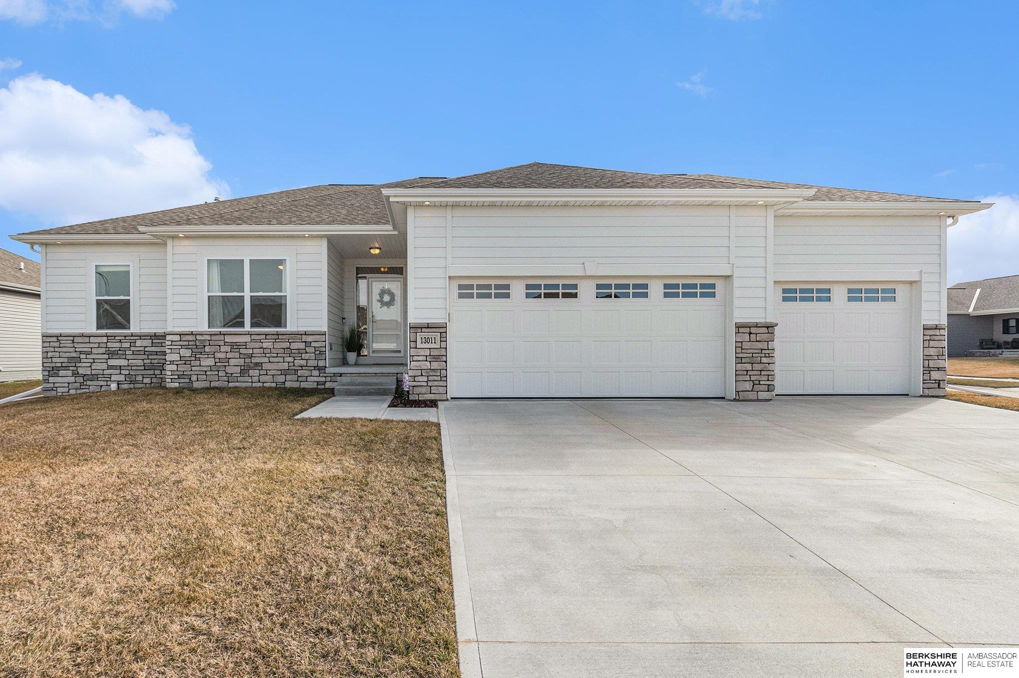 55th St, Papillion, NE 68133