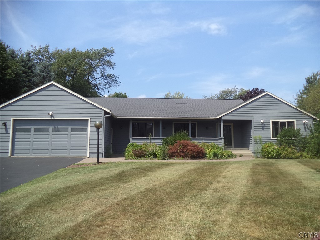 Stetson Cir, Syracuse, NY 13215
