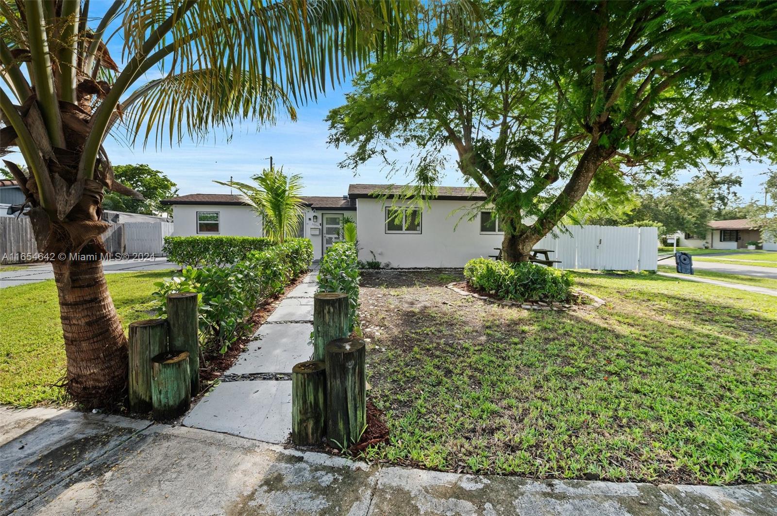 106th Ave, Cutler Bay, FL 33189