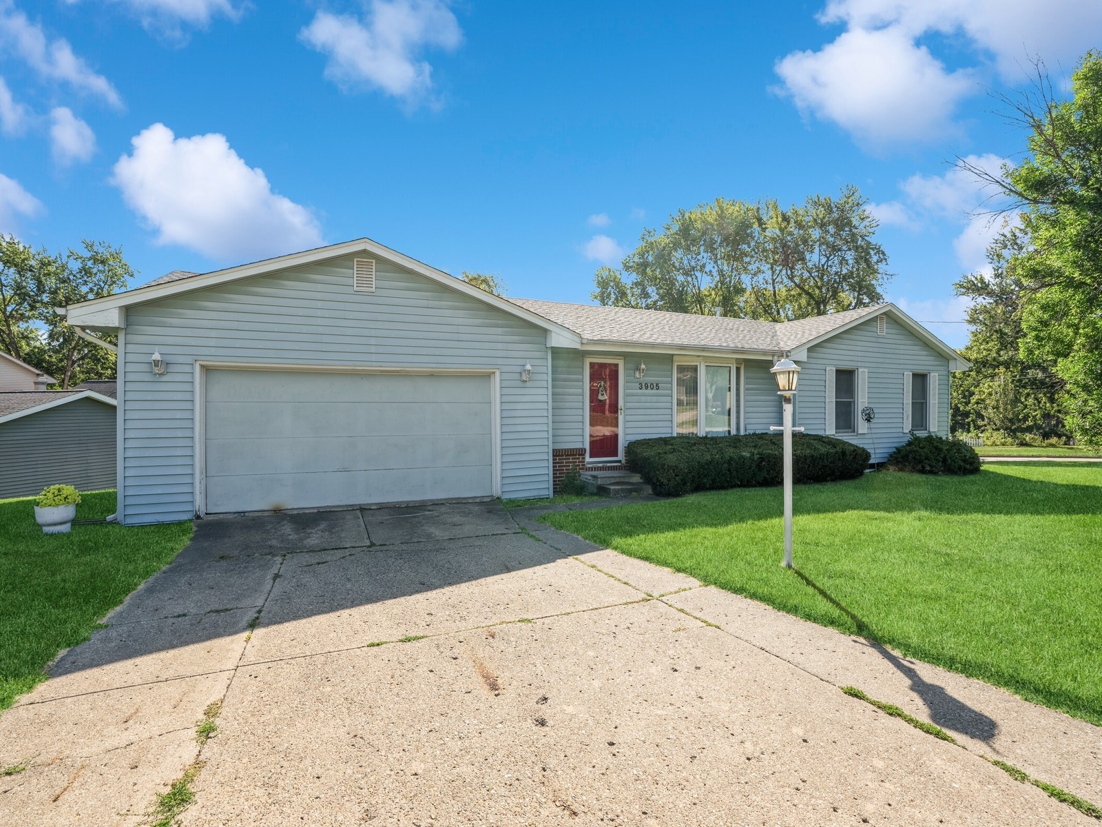 79th St, Urbandale, IA 50322