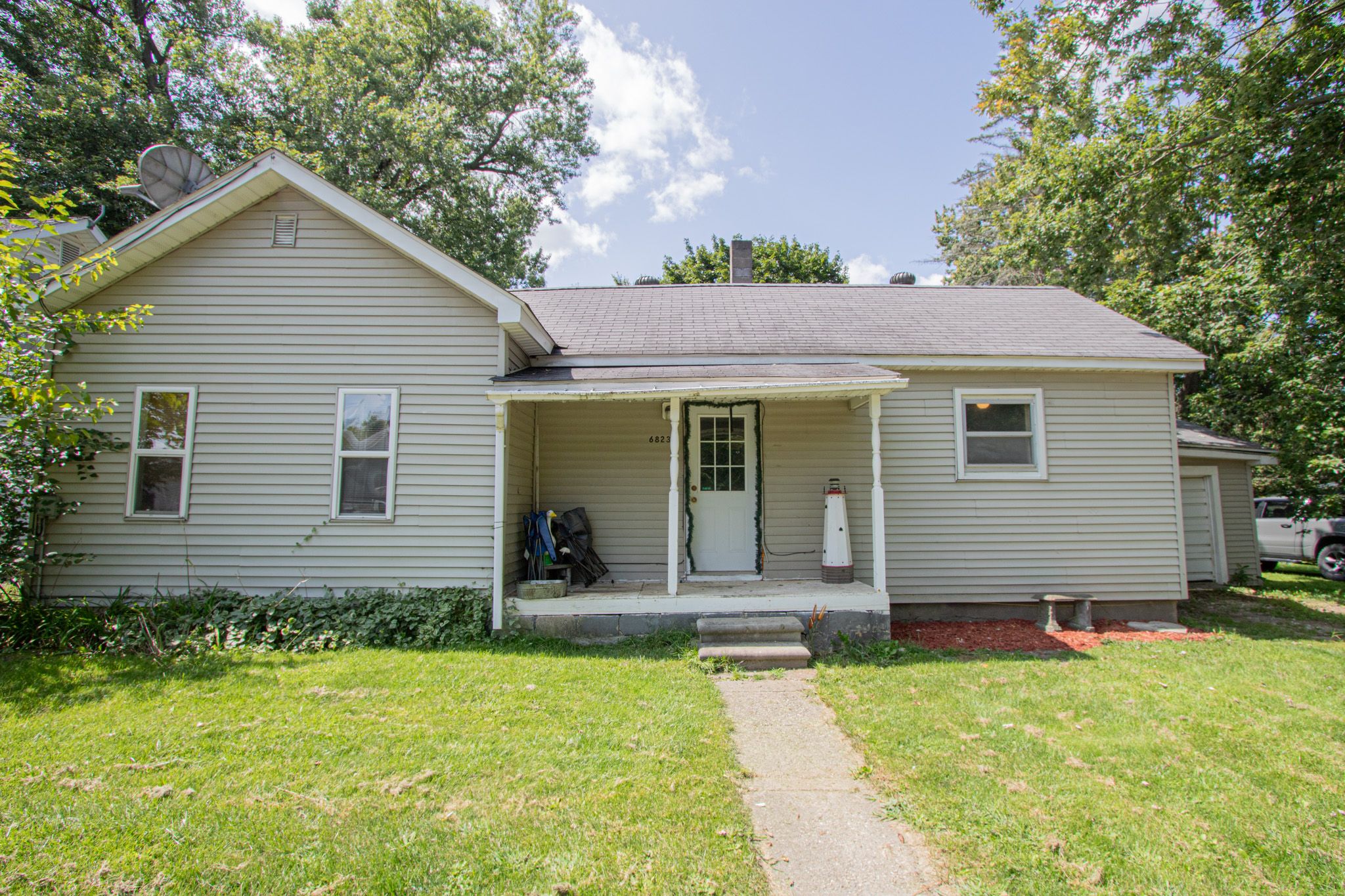 Monroe St, North Branch, MI 48461