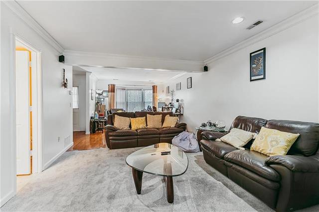 Forest Rd, Whitehall, PA 18052