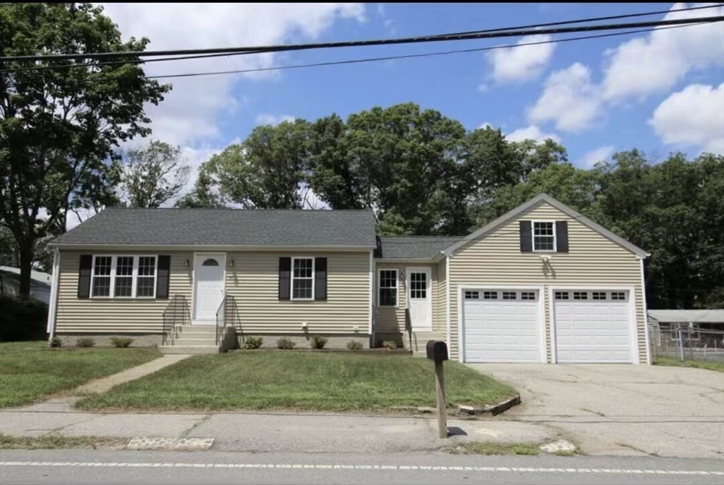 Carleton St, Attleboro, MA 02703
