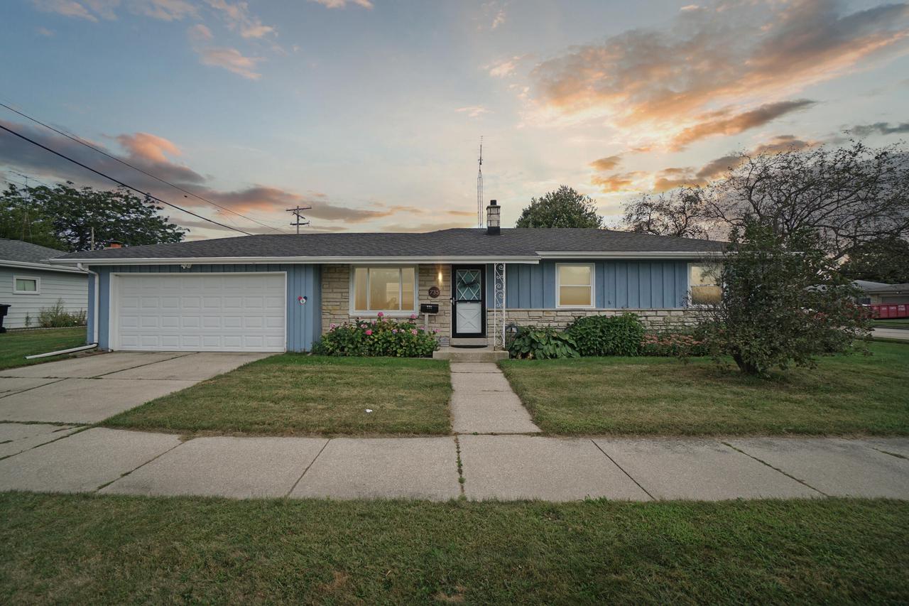 Thunderbird Dr, Racine, WI 53402