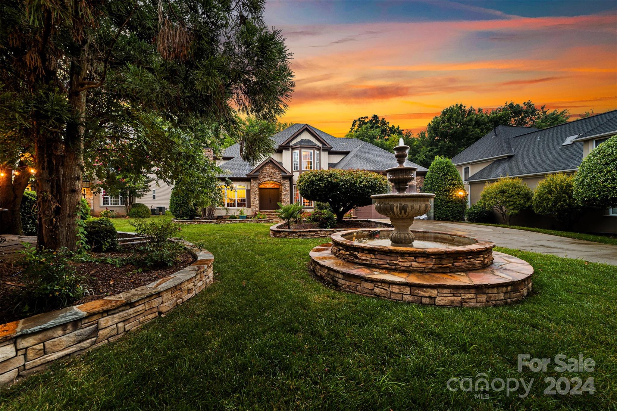 Crown Lake Dr, Cornelius, NC 28031