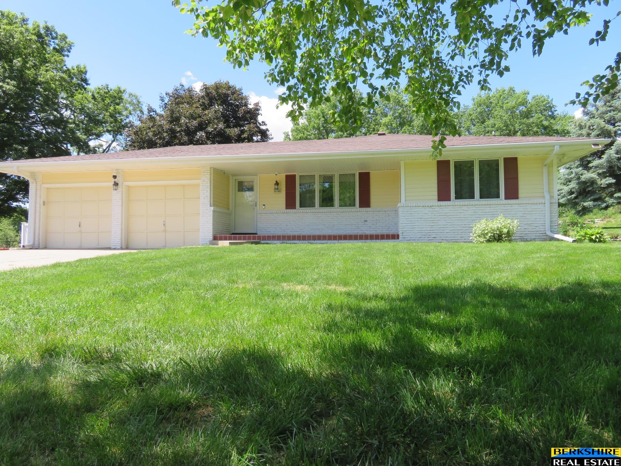 Spaulding Cir, Omaha, NE 68134