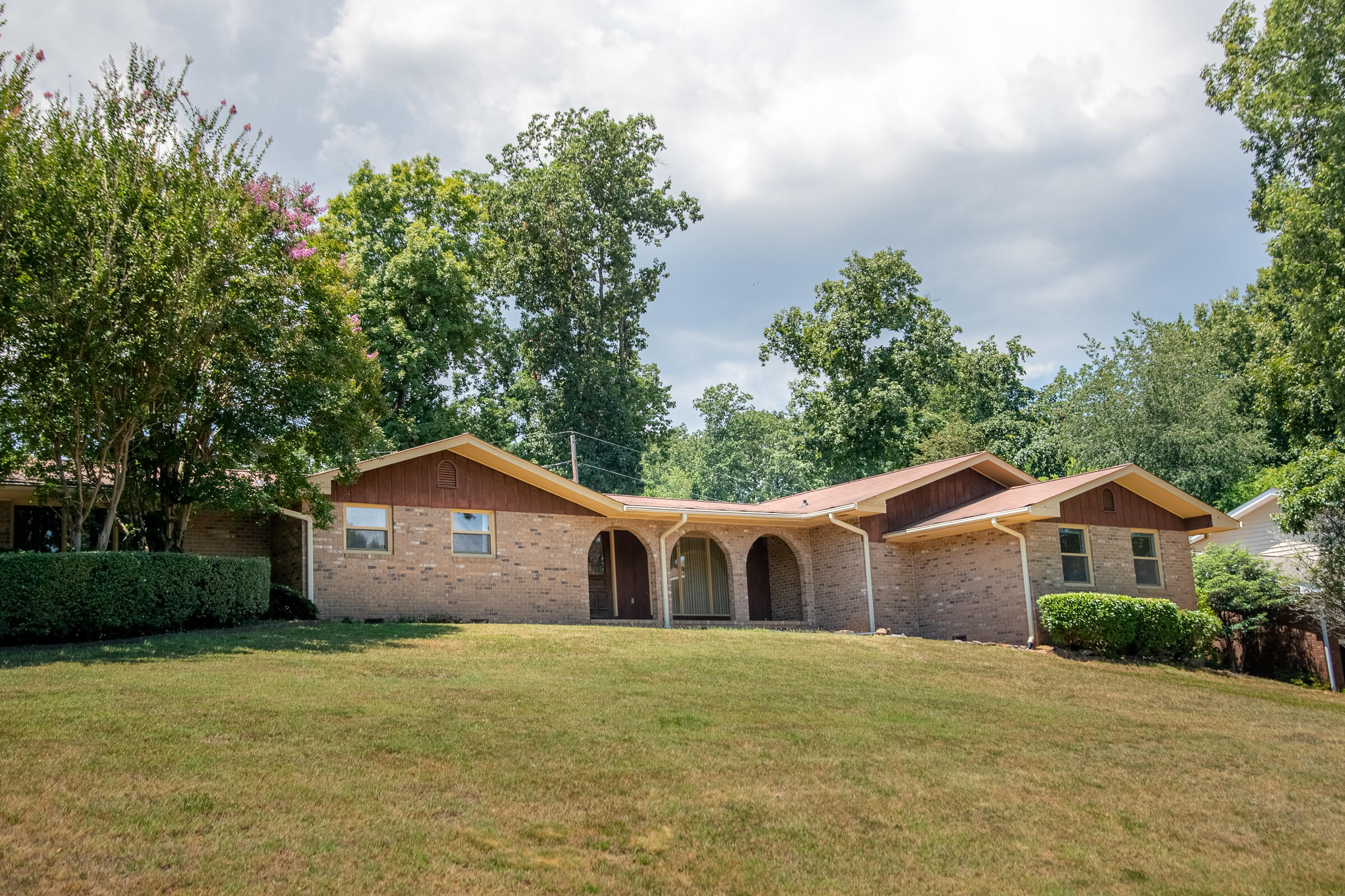 Northshore Cir, Hixson, TN 37343