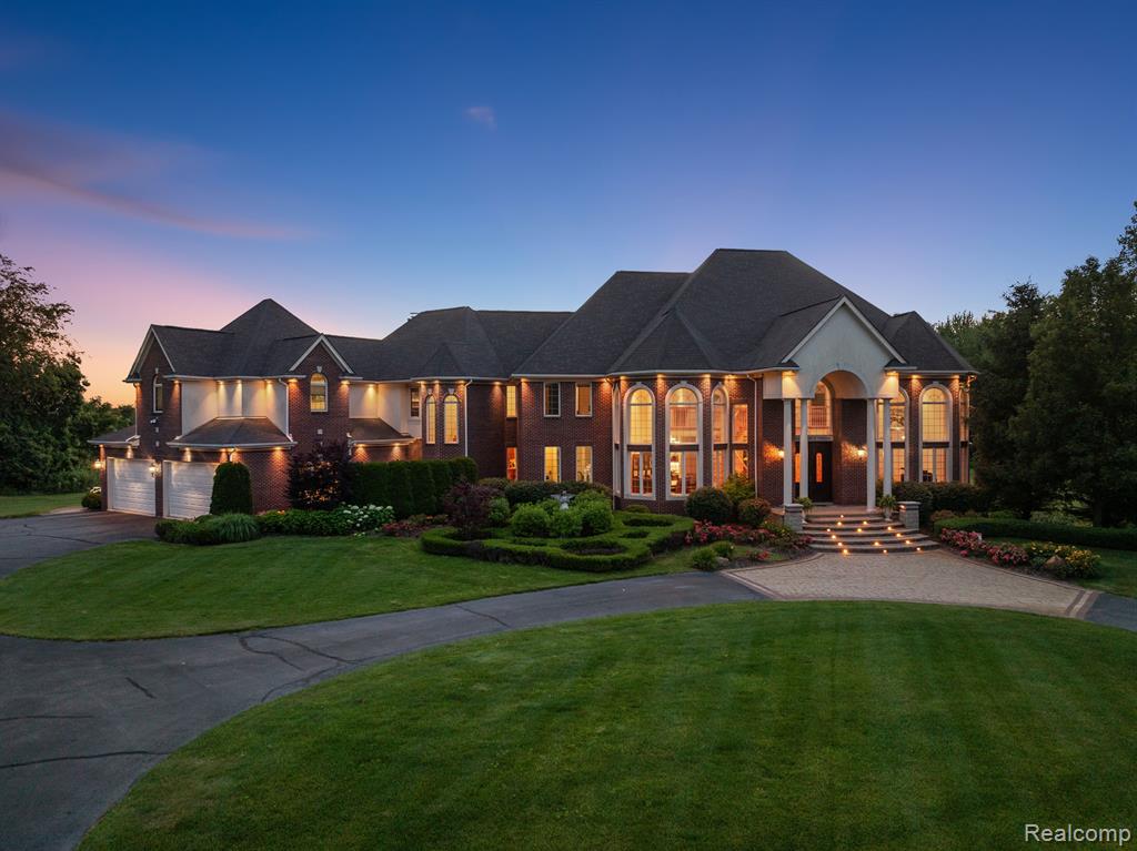 Pebble Creek Dr, Oakland, MI 48363 #1