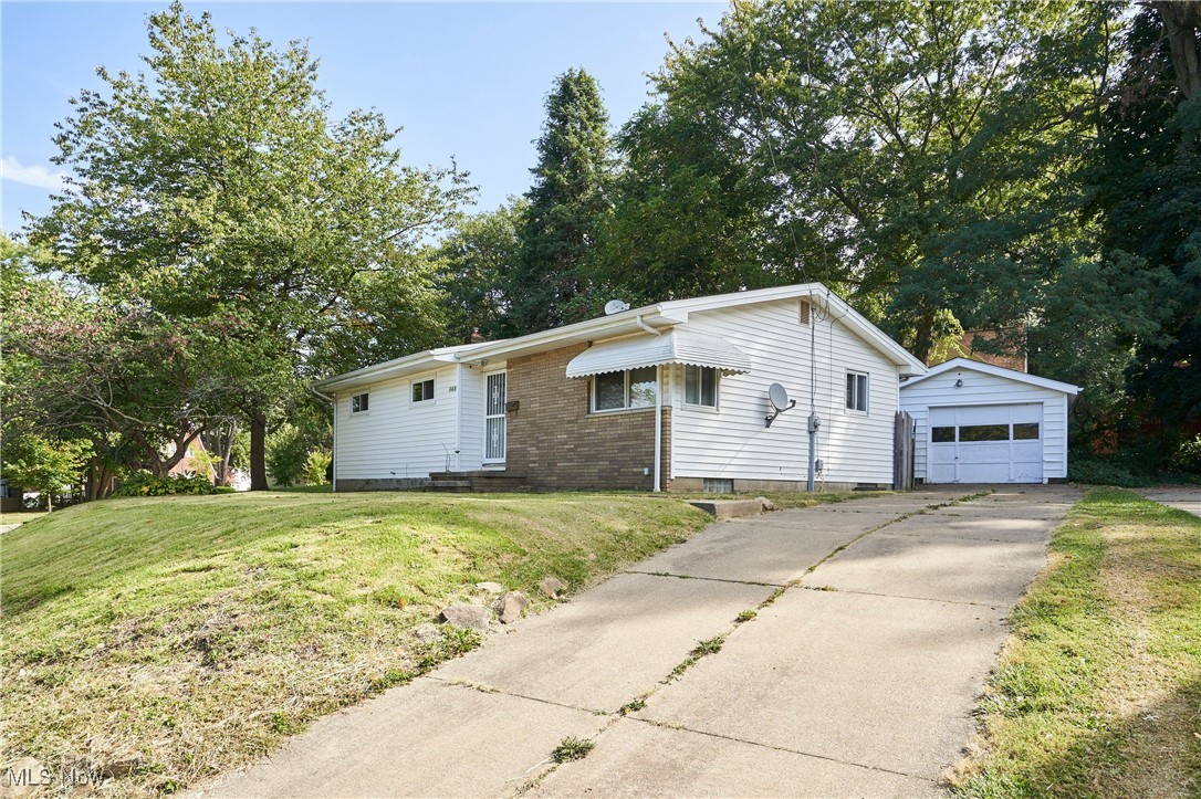 Melrose St, Akron, OH 44305