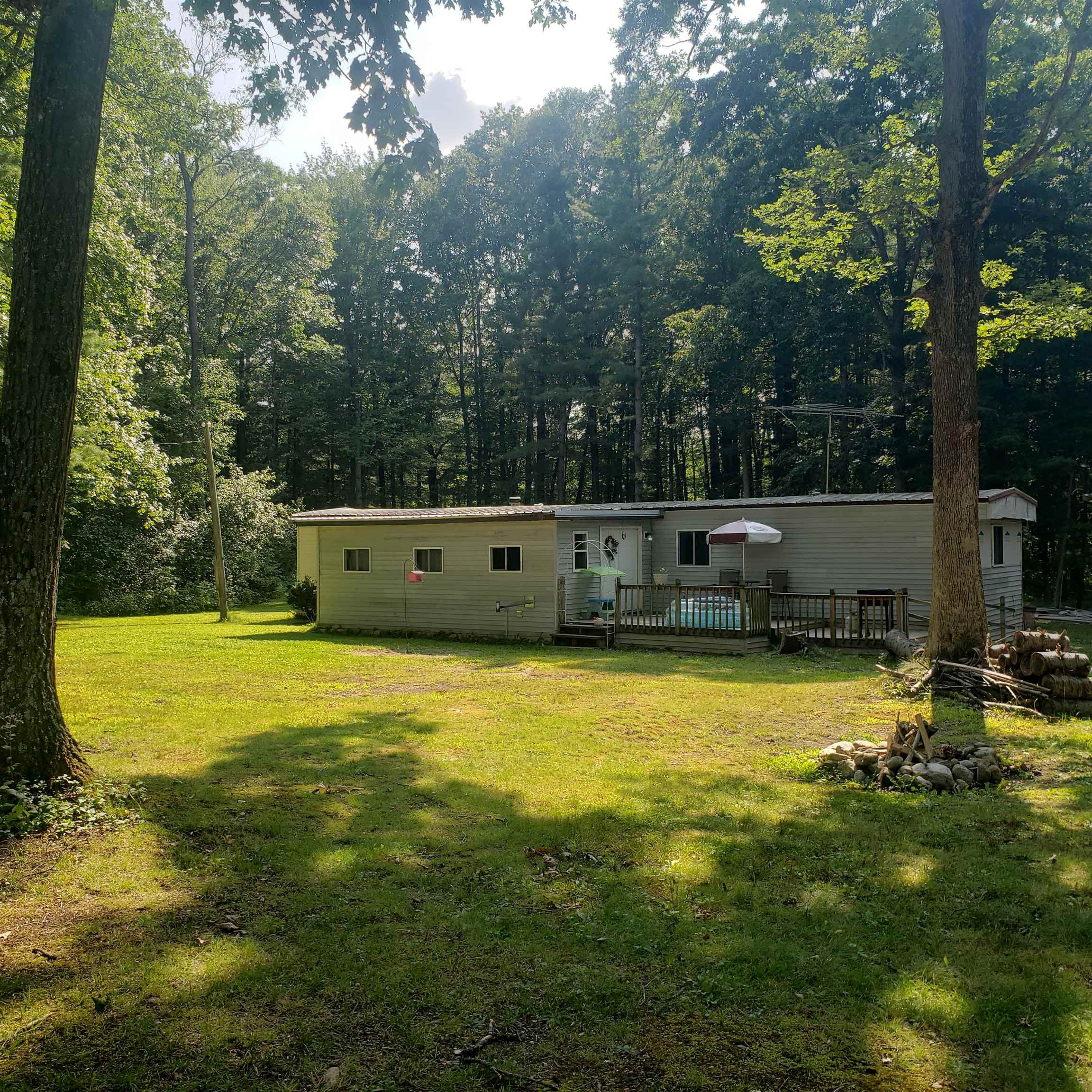 Devon Dr, Harrison, MI 48625