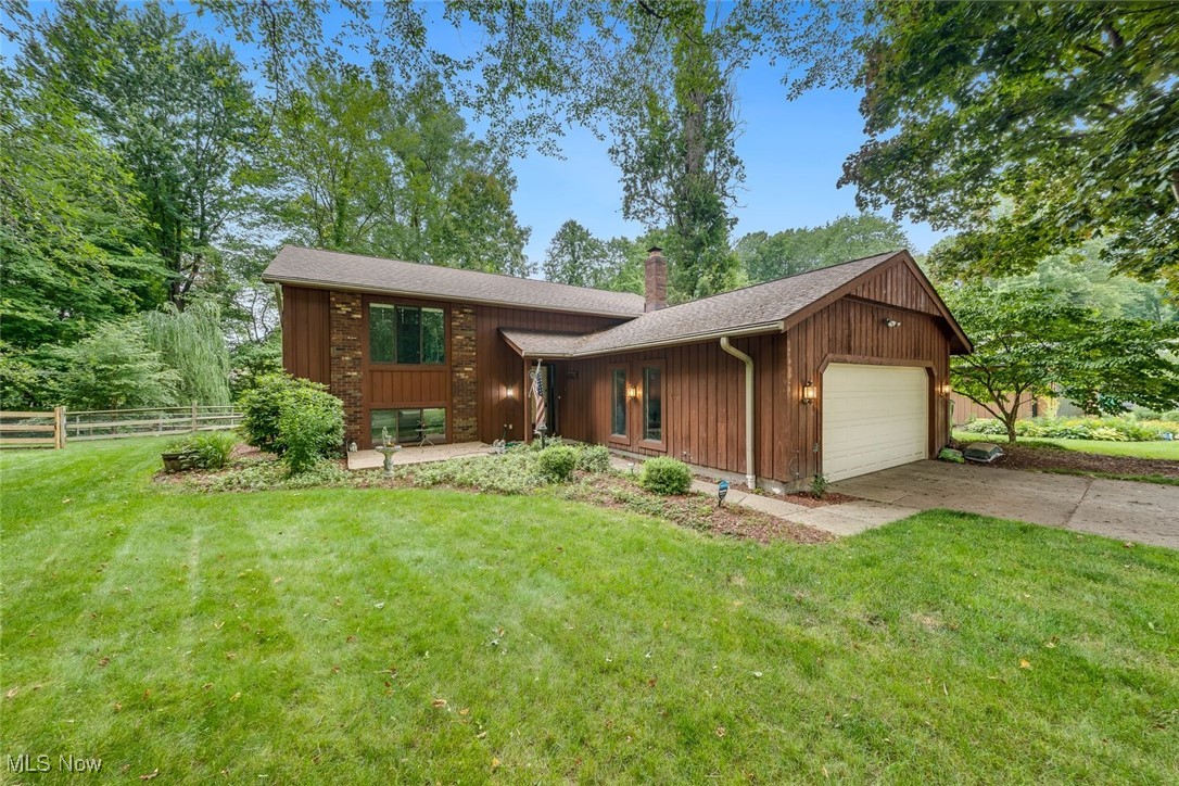 Bluejay Ln, Mentor, OH 44060