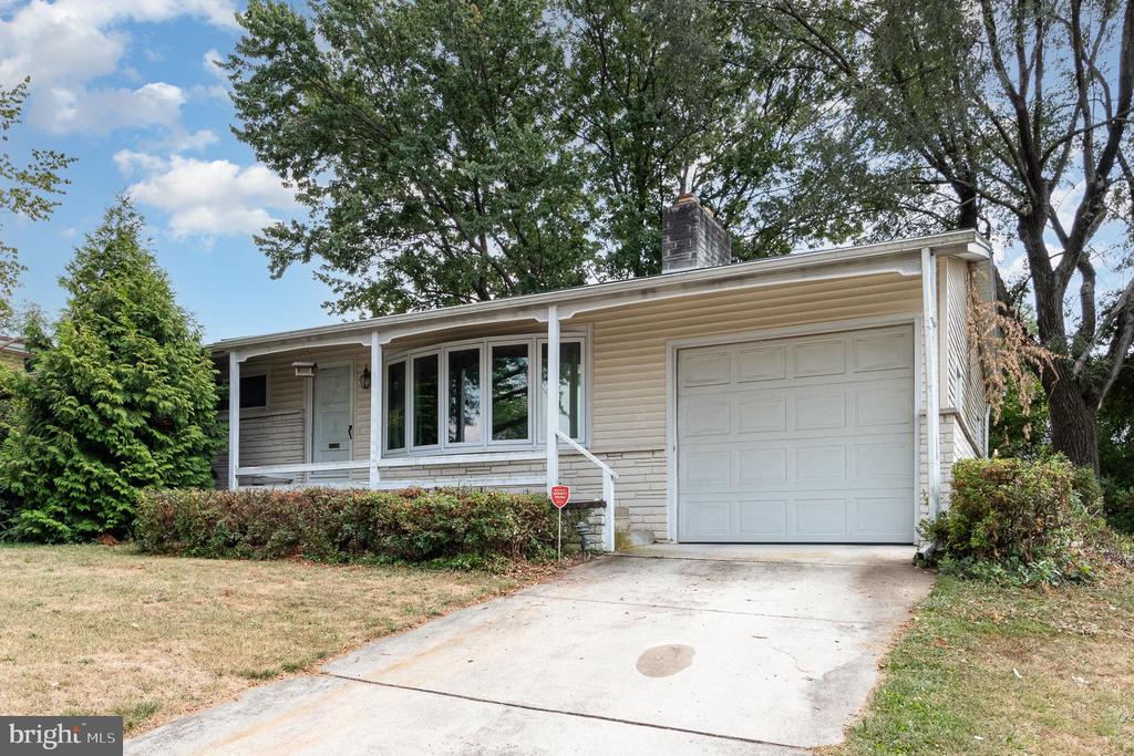 Coventry Rd, Harrisburg, PA 17109