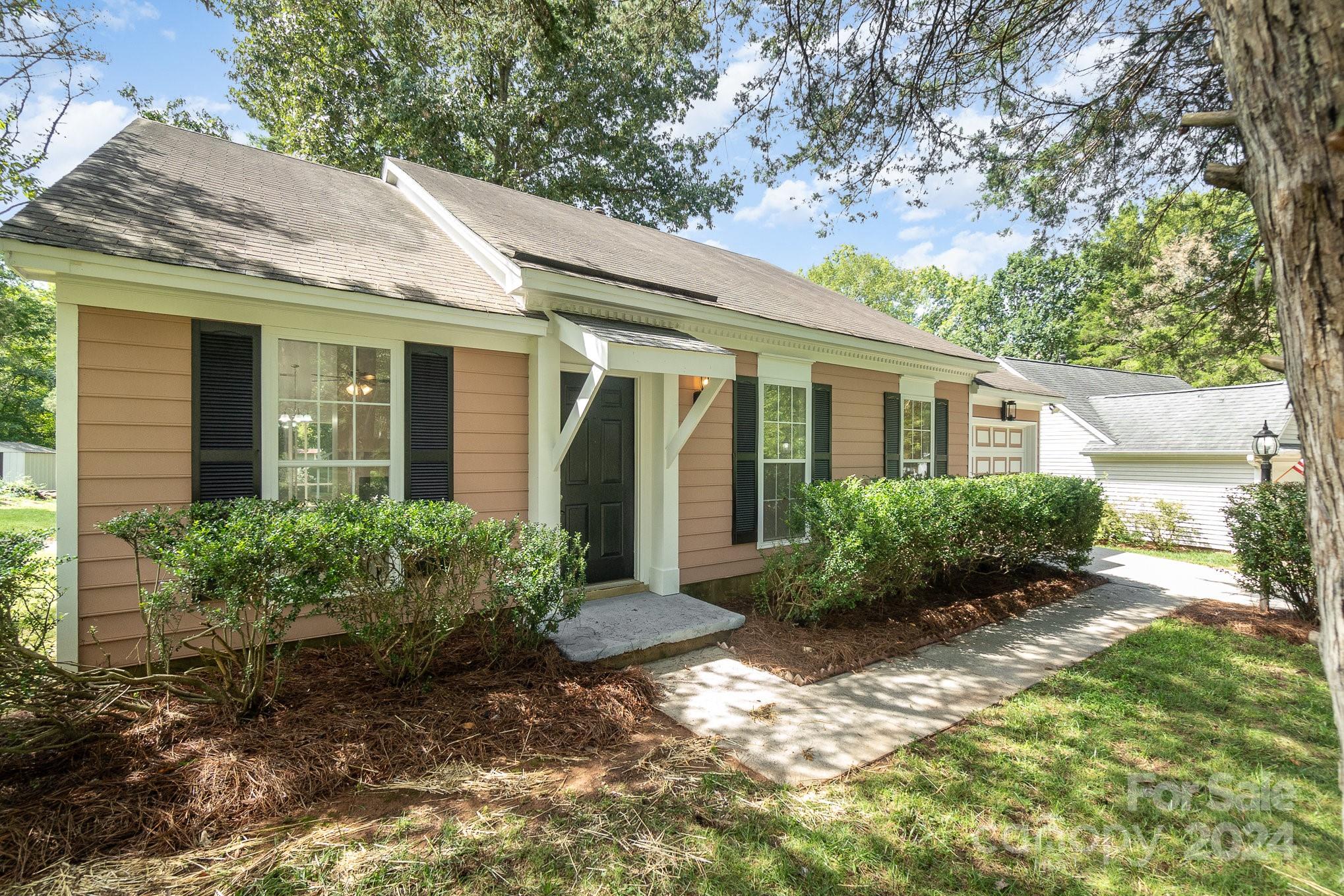 Dannemara Dr, Pineville, NC 28134