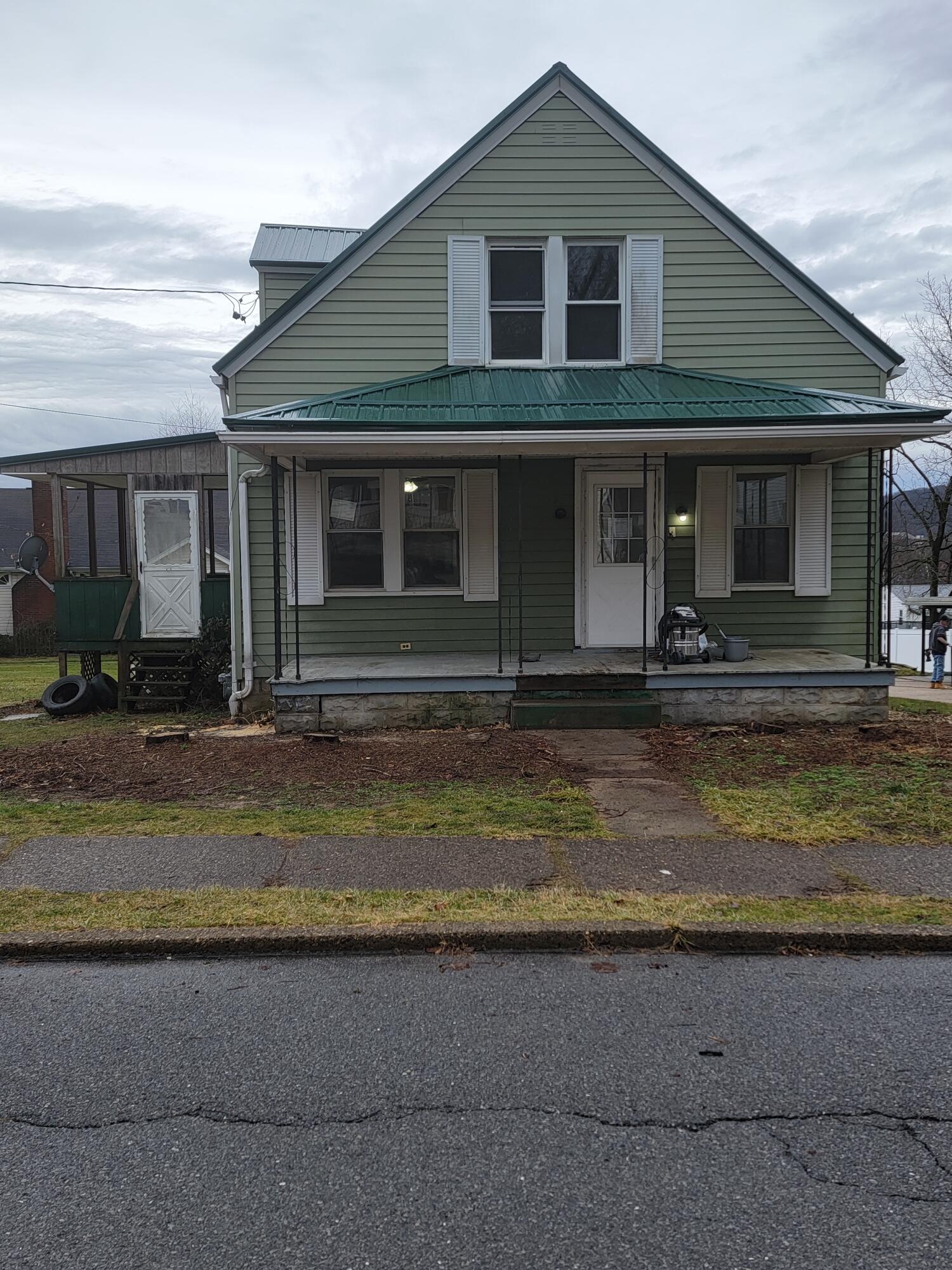 Walnut St, Indiana, PA 15701