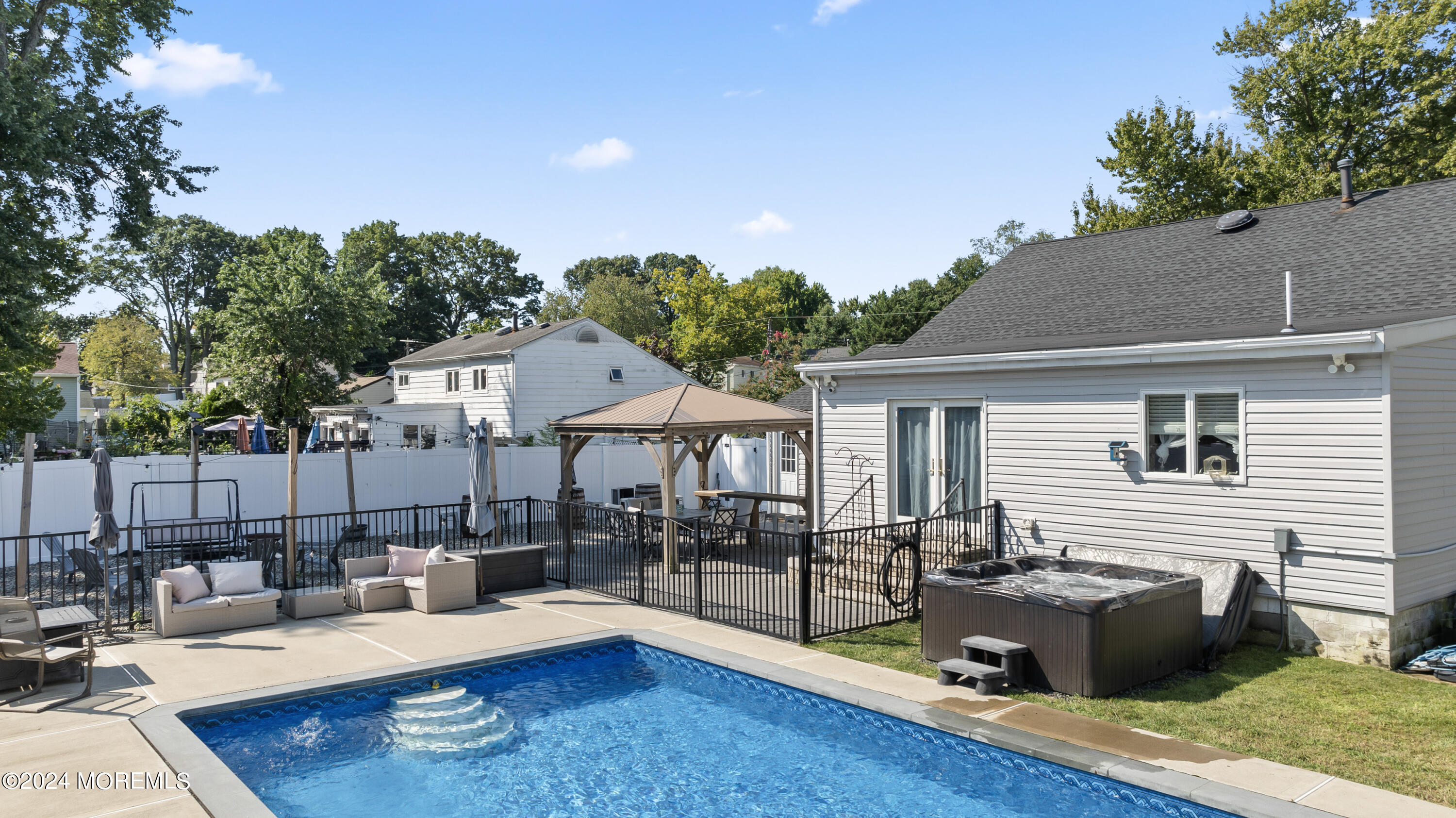 Greenway St, Hazlet, NJ 07730