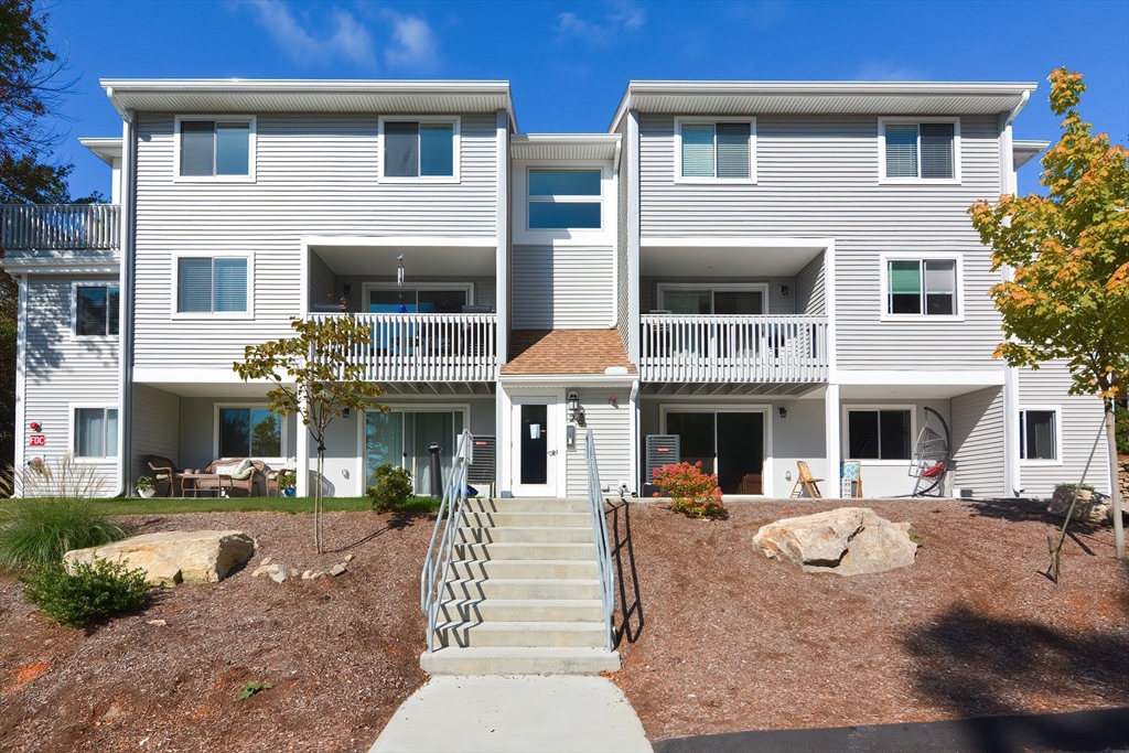 Franklin Crossing Rd, Franklin, MA 02038