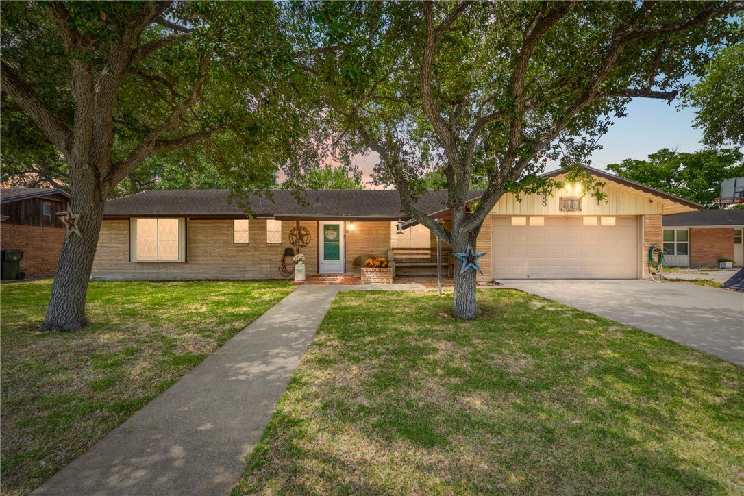 Westwood Dr, Corpus Christi, TX 78410