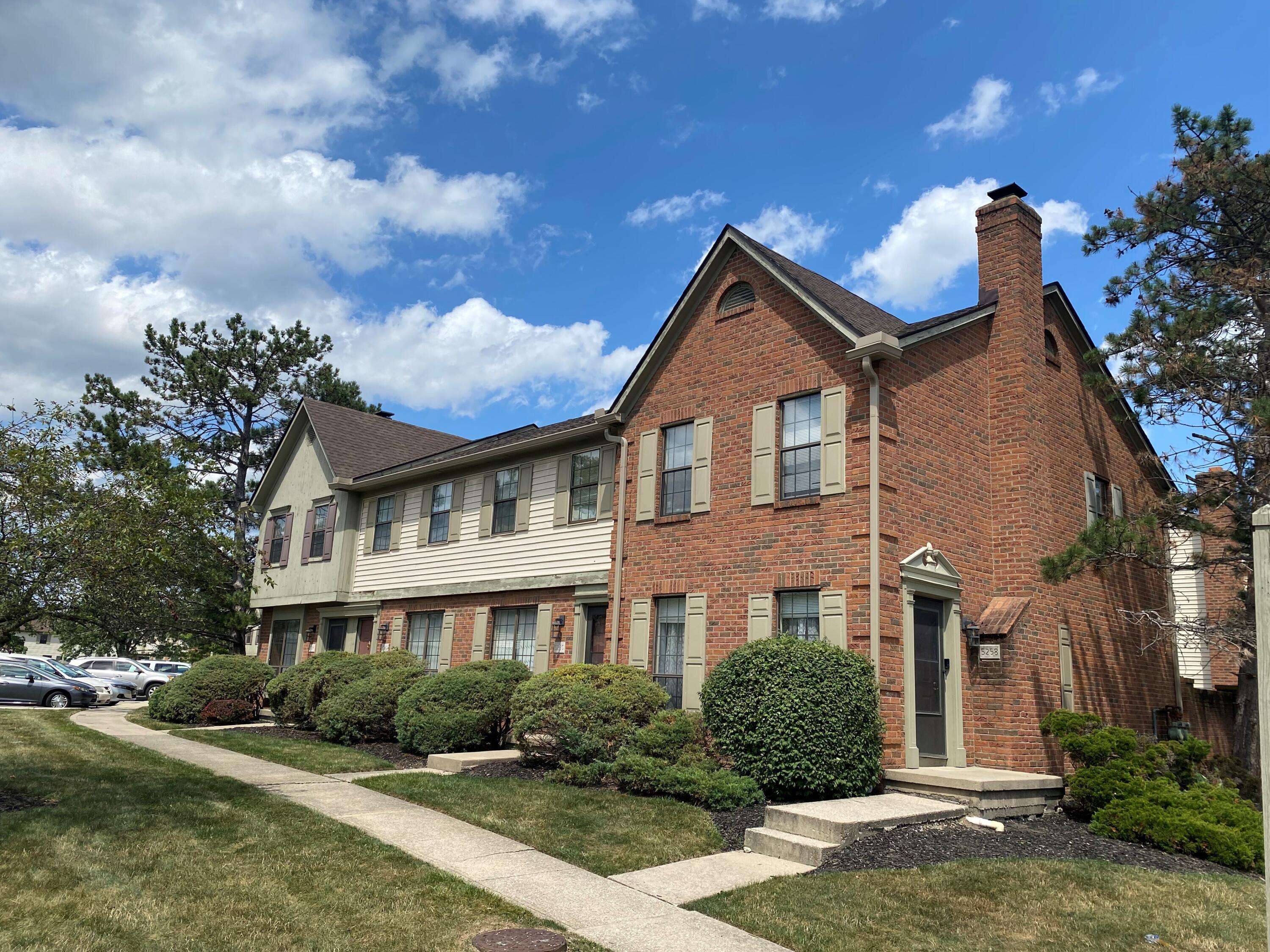 Brandy Oaks Ln, Columbus, OH 43220