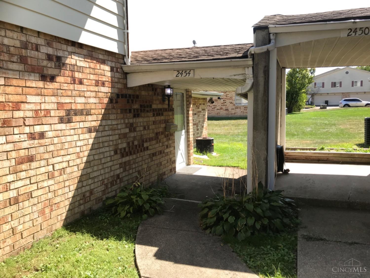 Mustang Dr, Cincinnati, OH 45211
