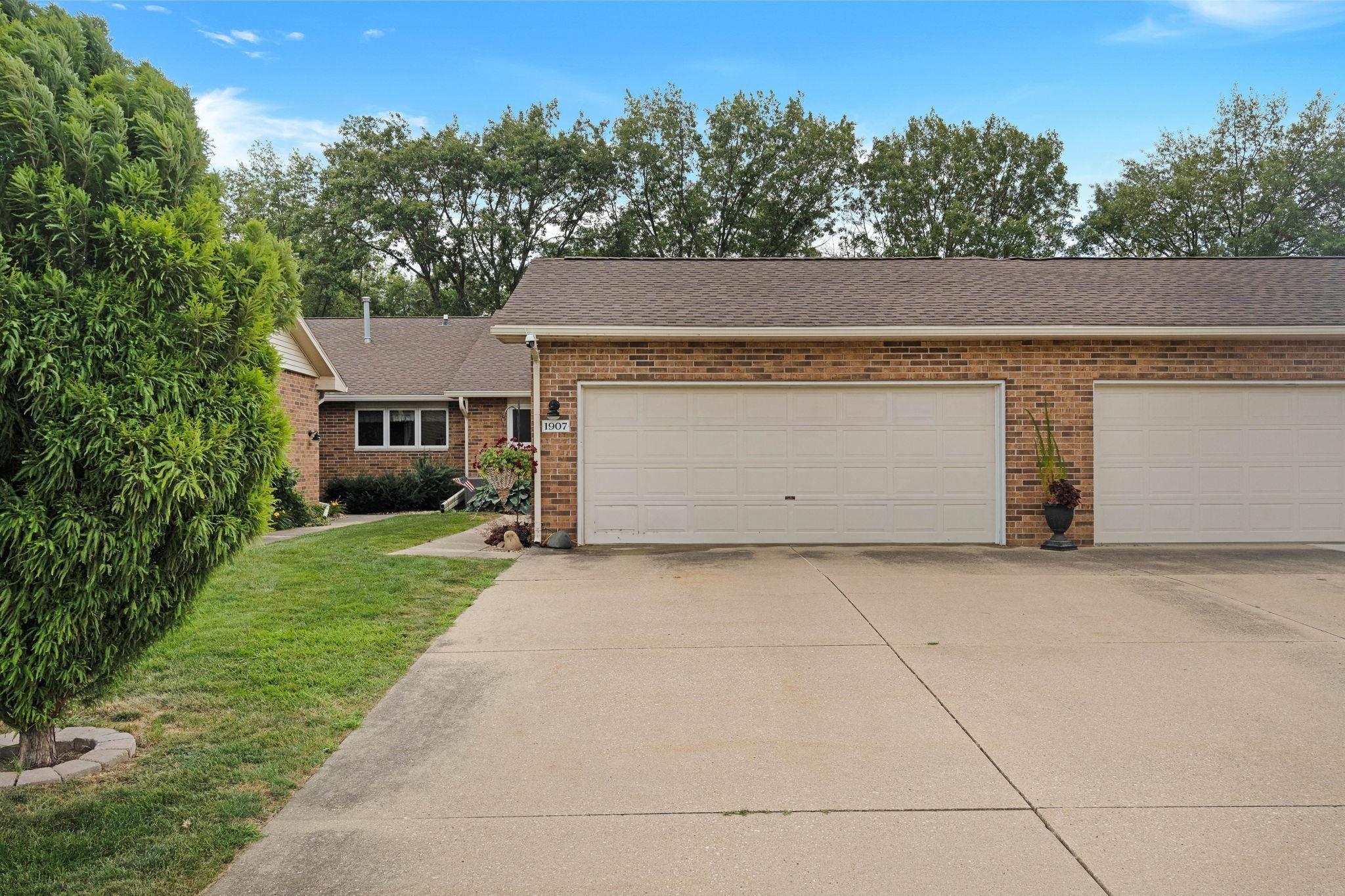 Pinehurst Ln, Waterloo, IA 50701