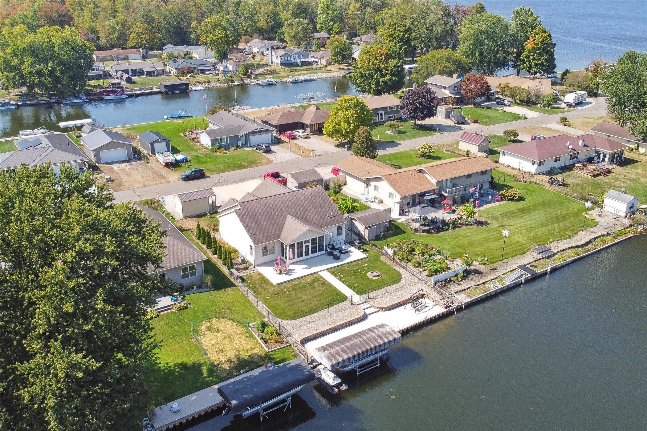 George Smith Ct, Edwardsburg, MI 49112