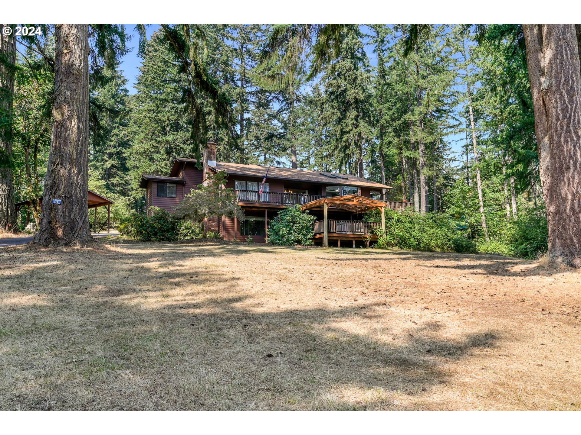 Sweet Ln, Cottage Grove, OR 97424