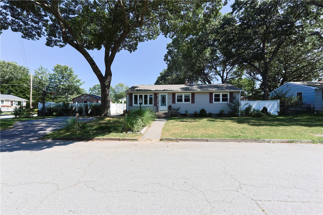 Corin St, Warwick, RI 02886