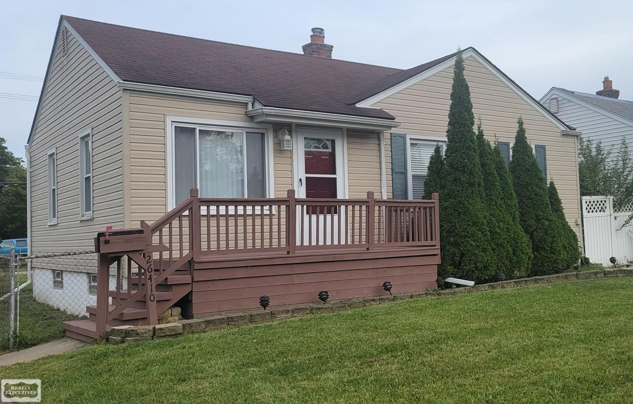 Blumfield St, Roseville, MI 48066