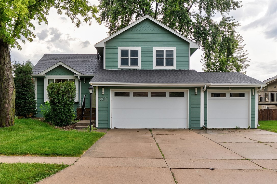 Maplewood Dr, Grimes, IA 50111