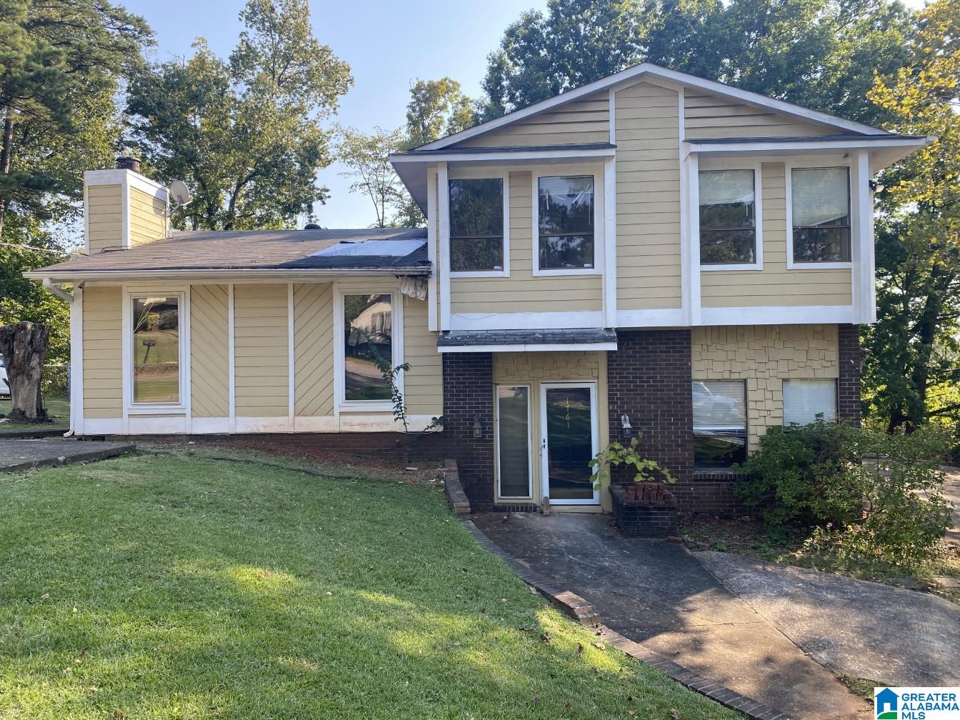 Molly Dr, Birmingham, AL 35235