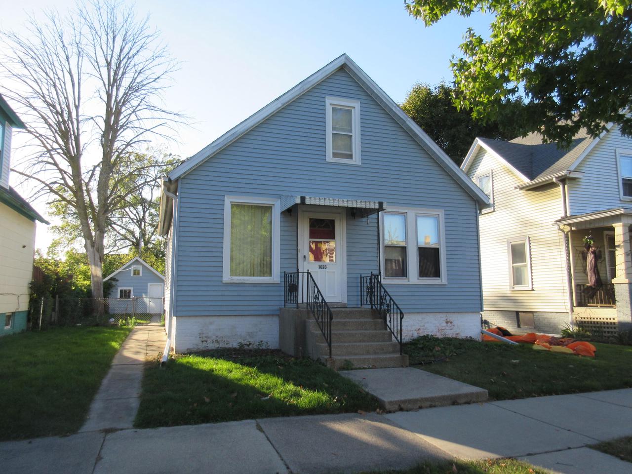 Thurston Ave, Racine, WI 53405
