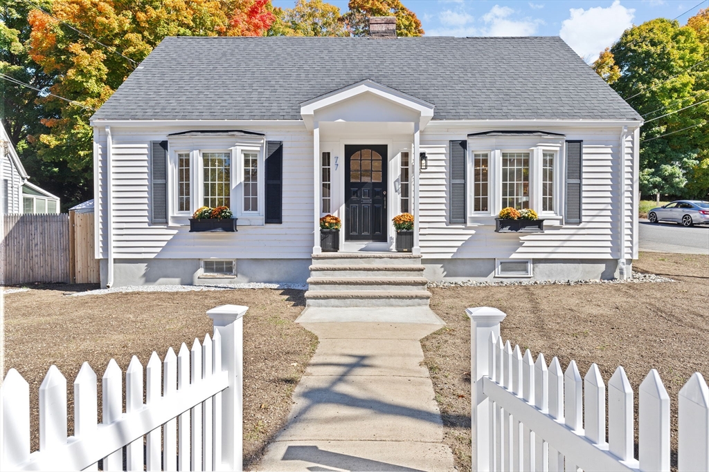 Pearl St, Woburn, MA 01801