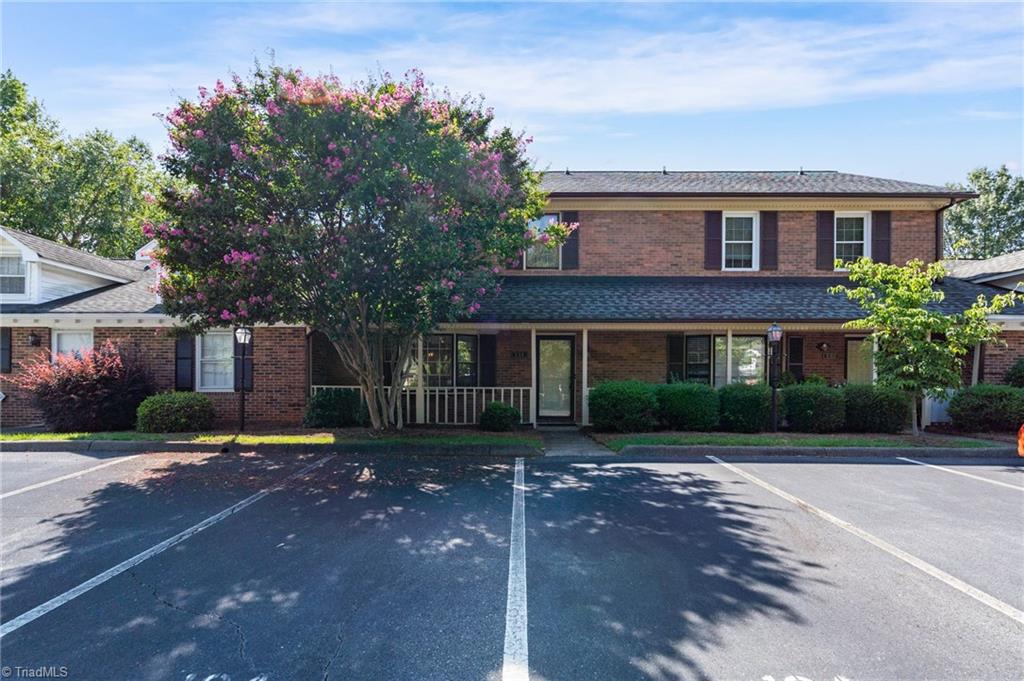 Chrisfield Cir, Winston Salem, NC 27104